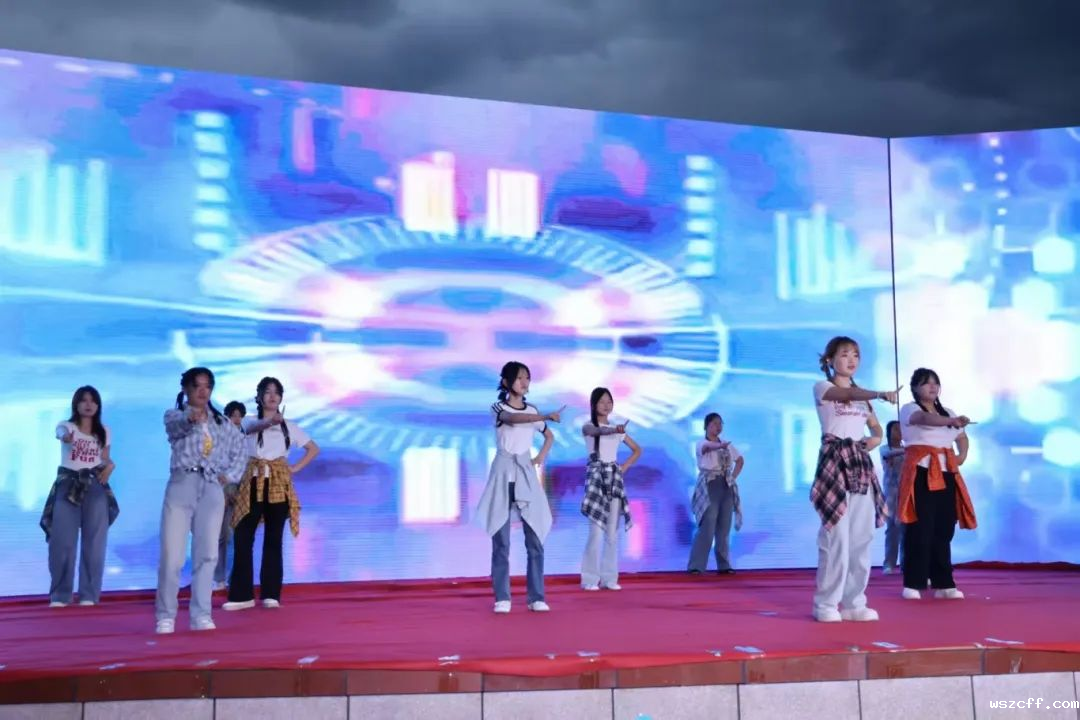 843c22bbc52f27ad730ba04ebd3c22e.jpg